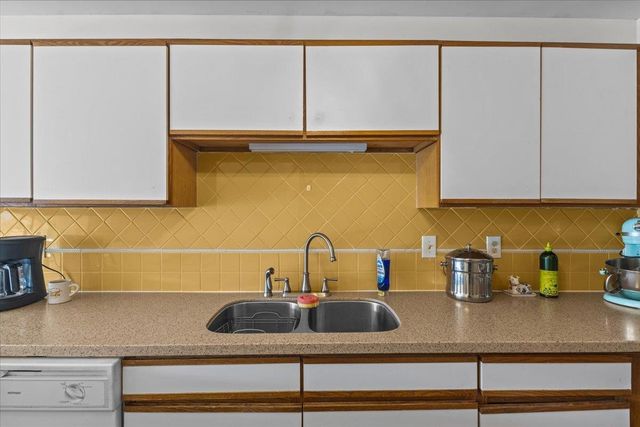 100 W Canal St Apt 4, Winooski, VT 05404