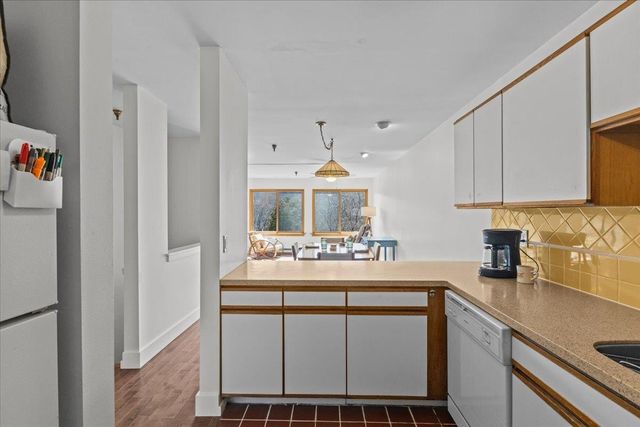 100 W Canal St Apt 4, Winooski, VT 05404
