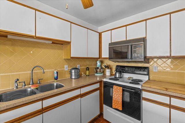 100 W Canal St Apt 4, Winooski, VT 05404