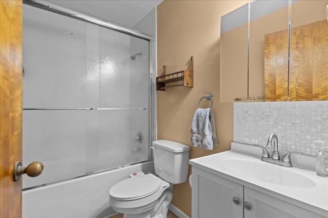 100 W Canal St Apt 4, Winooski, VT 05404