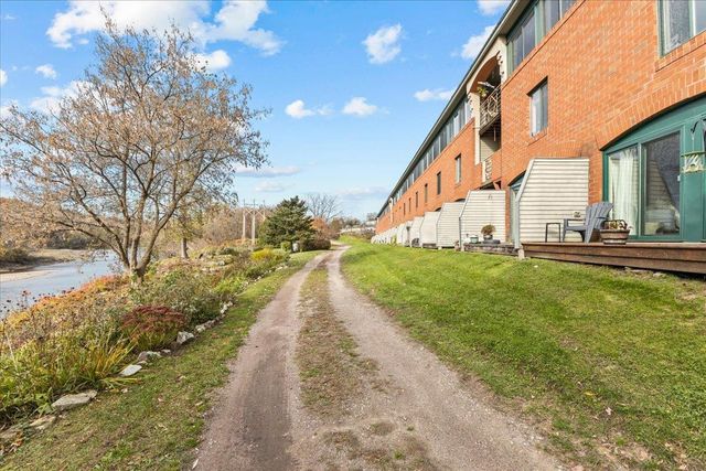 100 W Canal St Apt 4, Winooski, VT 05404