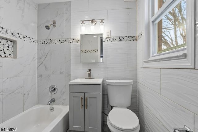 11 Tichenor Ter, Irvington Twp., NJ 07111