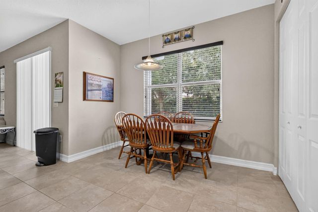 8135 Cantabria Falls Drive, Boynton Beach, FL 33473