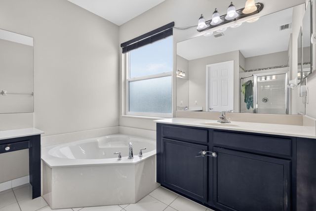 8135 Cantabria Falls Drive, Boynton Beach, FL 33473
