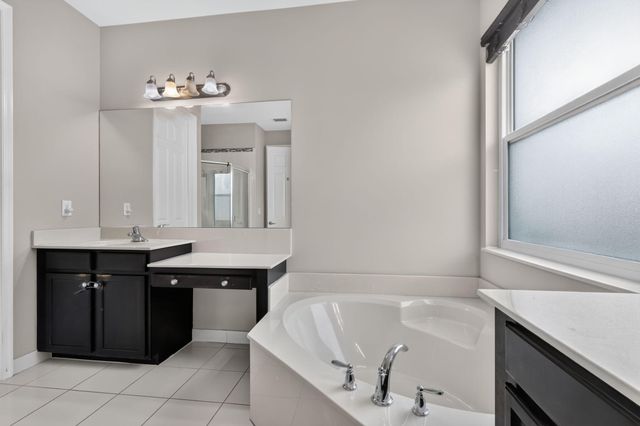 8135 Cantabria Falls Drive, Boynton Beach, FL 33473