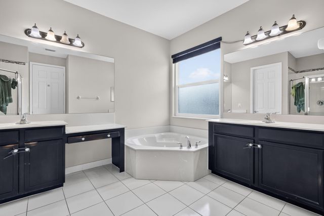 8135 Cantabria Falls Drive, Boynton Beach, FL 33473