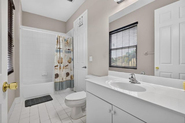 8135 Cantabria Falls Drive, Boynton Beach, FL 33473
