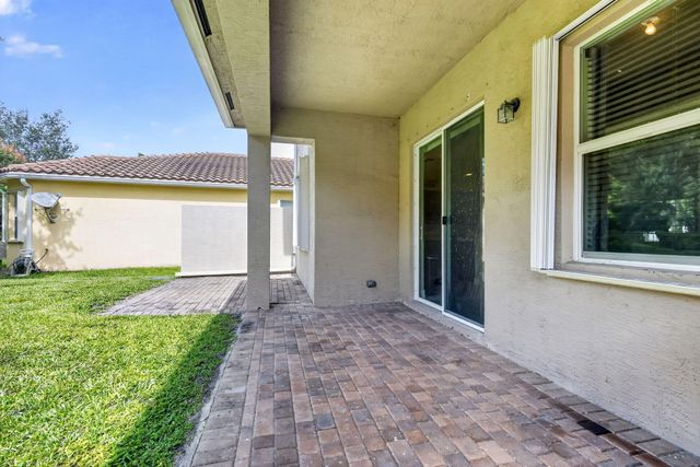 8135 Cantabria Falls Drive, Boynton Beach, FL 33473