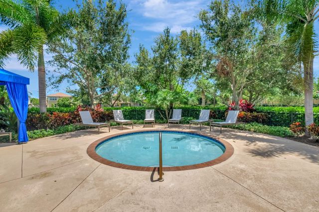 8135 Cantabria Falls Drive, Boynton Beach, FL 33473