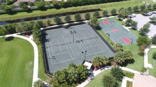 8135 Cantabria Falls Drive, Boynton Beach, FL 33473
