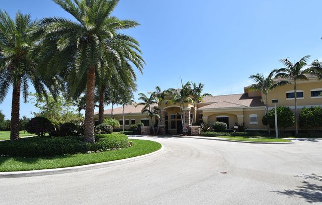8135 Cantabria Falls Drive, Boynton Beach, FL 33473