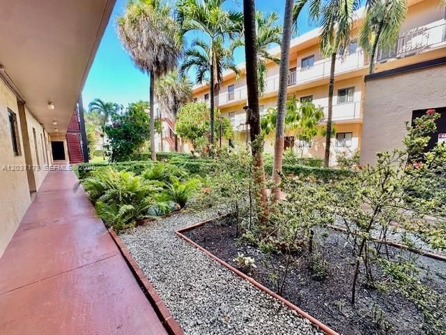 10851 SW 2nd Street K106, Sweetwater, FL 33174