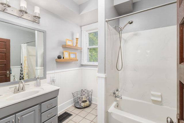 23 W Orchard Lane, Columbus, OH 43214