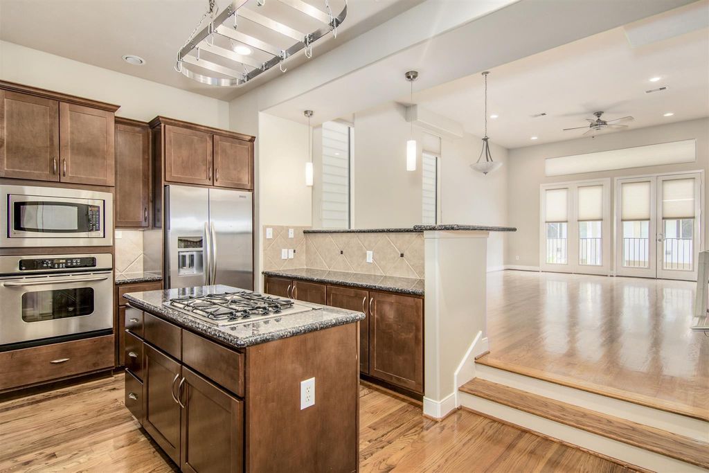 Image 1 of property listing at 5227 Lillian Street, Houston, TX 77007