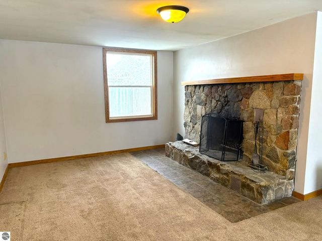 8890 US-131, S, Grawn, MI 49637