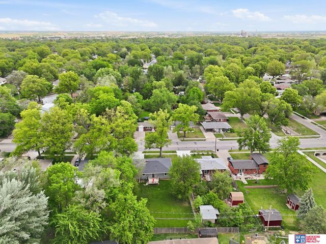 6701 Adams Street, Lincoln, NE 68507
