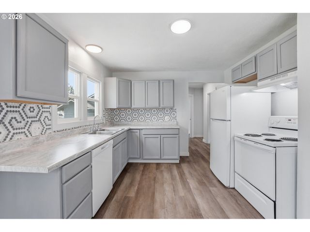 416 Nw 5TH Ave, Kelso, WA 98626