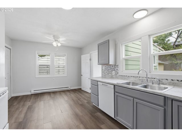 416 Nw 5TH Ave, Kelso, WA 98626