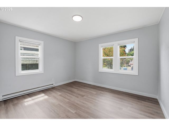416 Nw 5TH Ave, Kelso, WA 98626