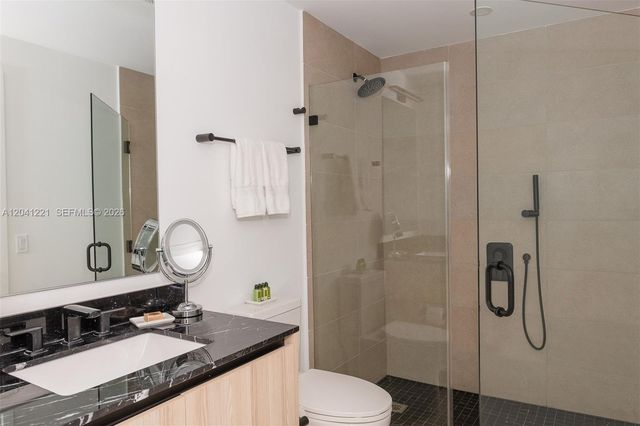 225 N Miami Ave 1804, Miami, FL 33128