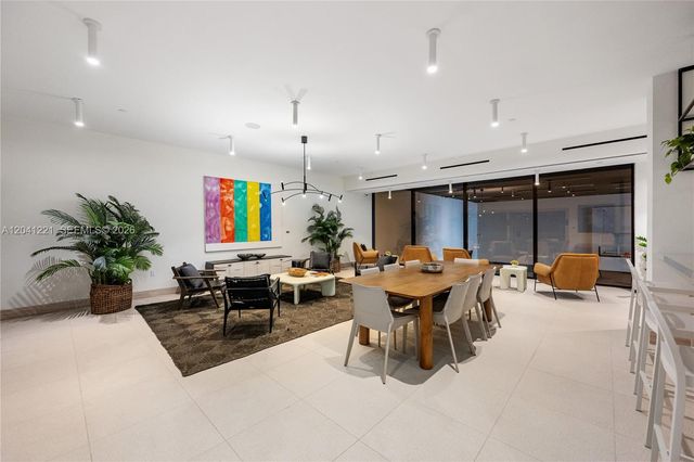 225 N Miami Ave 1804, Miami, FL 33128