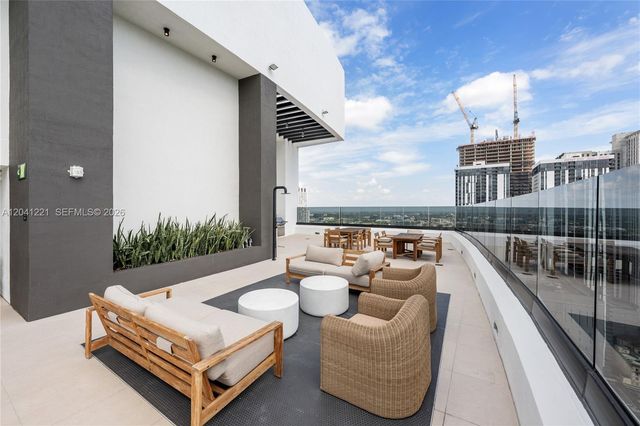 225 N Miami Ave 1804, Miami, FL 33128