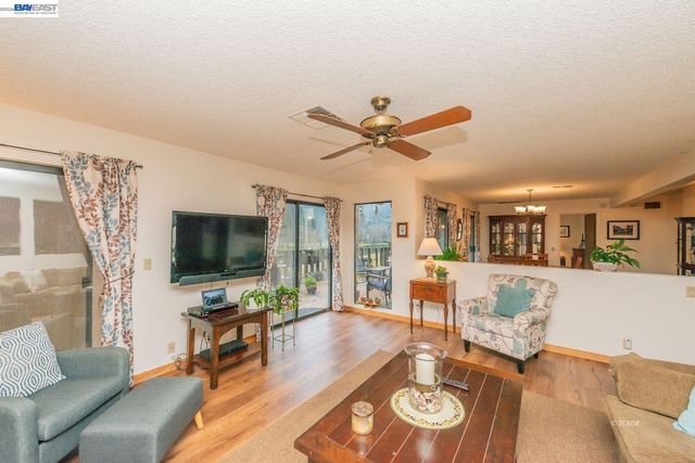 2393 Poker Bar Rd, Douglas City, CA 96024