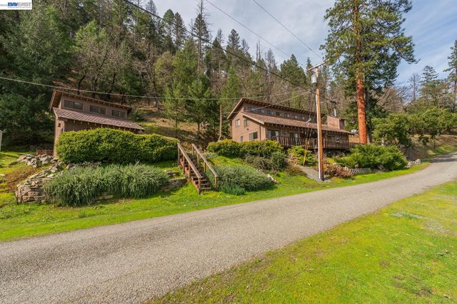 2393 Poker Bar Rd, Douglas City, CA 96024