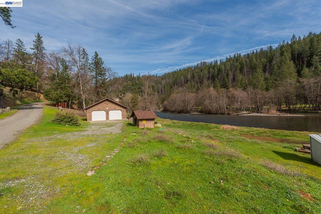 2393 Poker Bar Rd, Douglas City, CA 96024