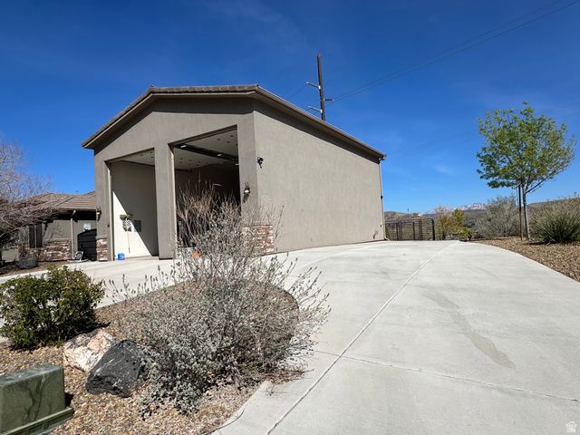 968 N 300 W CIR, Hurricane, UT 84737