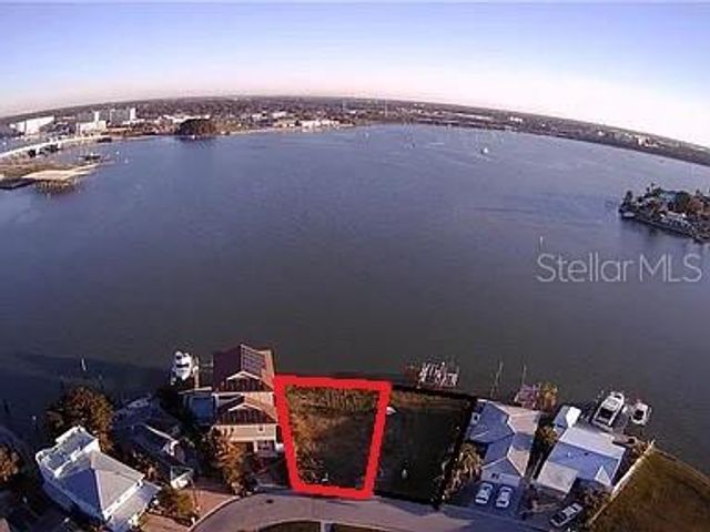 376 145TH AVENUE E, Madeira Beach, FL 33708