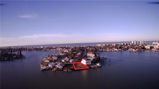 376 145TH AVENUE E, Madeira Beach, FL 33708