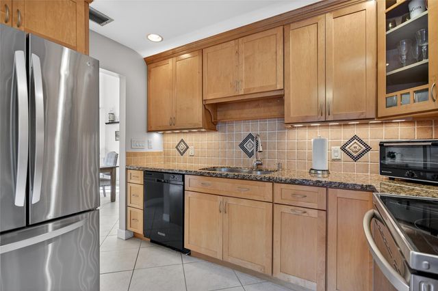 1804 Tamarind Ln, Coconut Creek, FL 33063