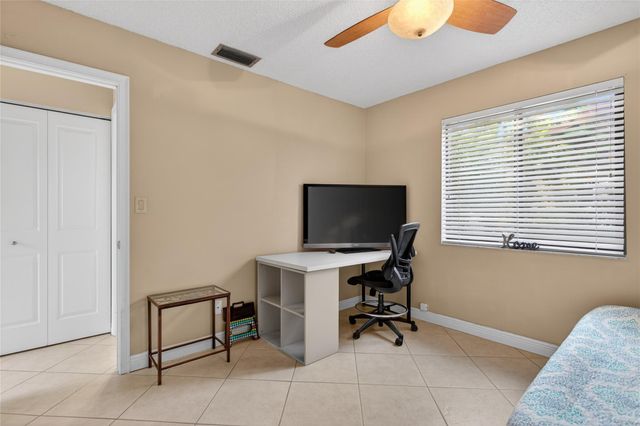 1804 Tamarind Ln, Coconut Creek, FL 33063