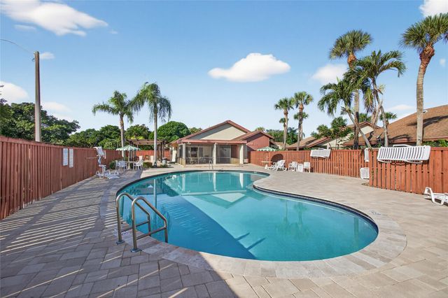 1804 Tamarind Ln, Coconut Creek, FL 33063