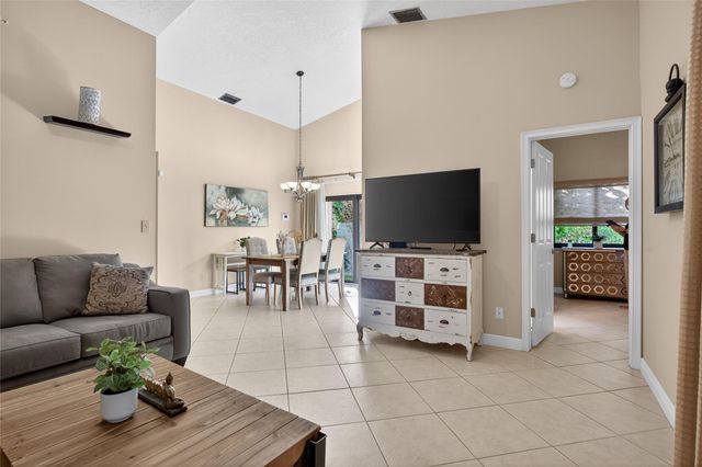 1804 Tamarind Ln, Coconut Creek, FL 33063