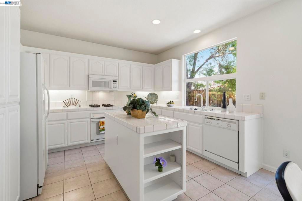 Image 13 of property listing at 2627 Leopard Way, Antioch, CA 94531