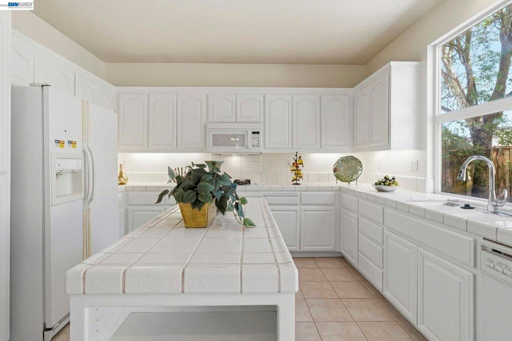Image 16 of property listing at 2627 Leopard Way, Antioch, CA 94531