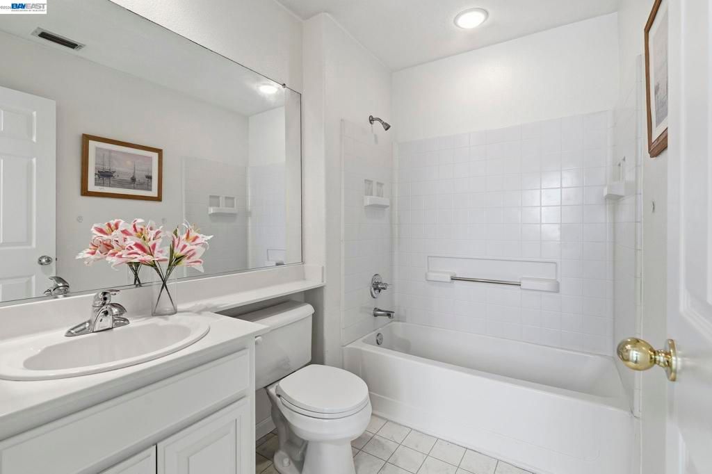 Image 25 of property listing at 2627 Leopard Way, Antioch, CA 94531