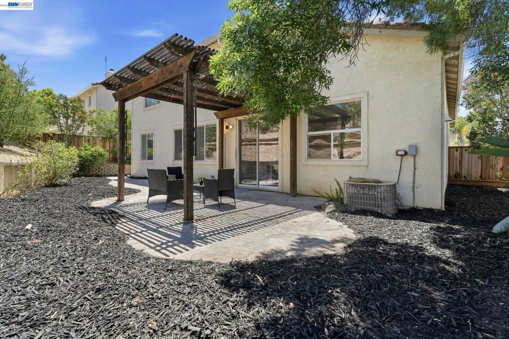 Image 46 of property listing at 2627 Leopard Way, Antioch, CA 94531