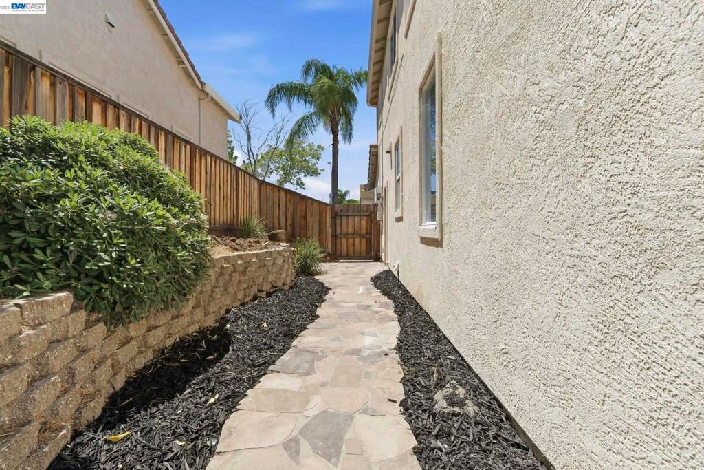 Image 47 of property listing at 2627 Leopard Way, Antioch, CA 94531