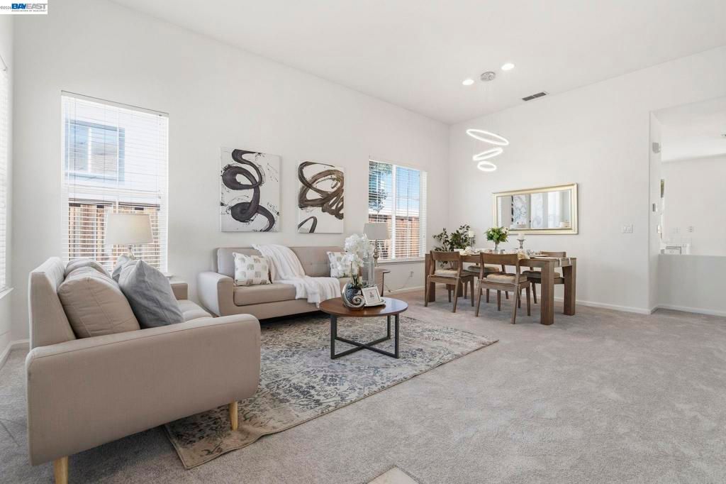 Image 5 of property listing at 2627 Leopard Way, Antioch, CA 94531