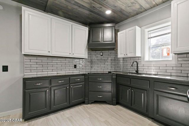 6496 Racine Street, Seneca, MO 64865