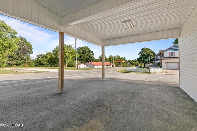 6496 Racine Street, Seneca, MO 64865