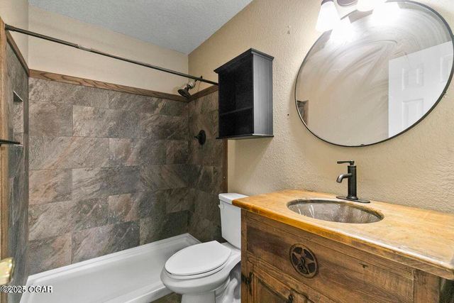 6496 Racine Street, Seneca, MO 64865