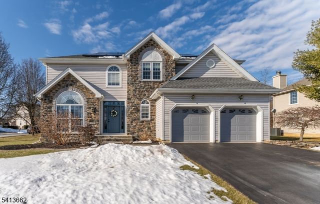 11 Jade Ln, Lopatcong Twp., NJ 08865