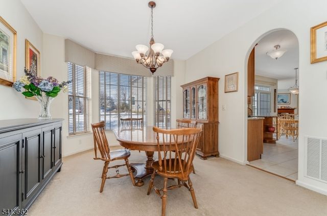 11 Jade Ln, Lopatcong Twp., NJ 08865