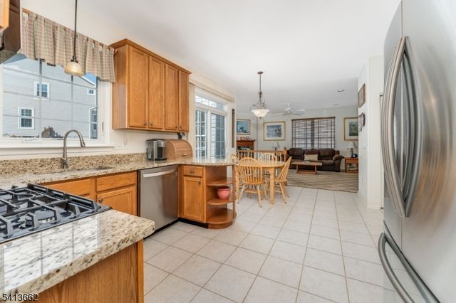 11 Jade Ln, Lopatcong Twp., NJ 08865