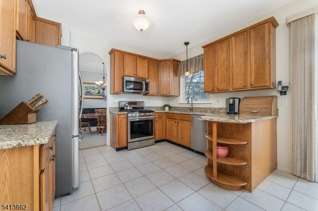 11 Jade Ln, Lopatcong Twp., NJ 08865