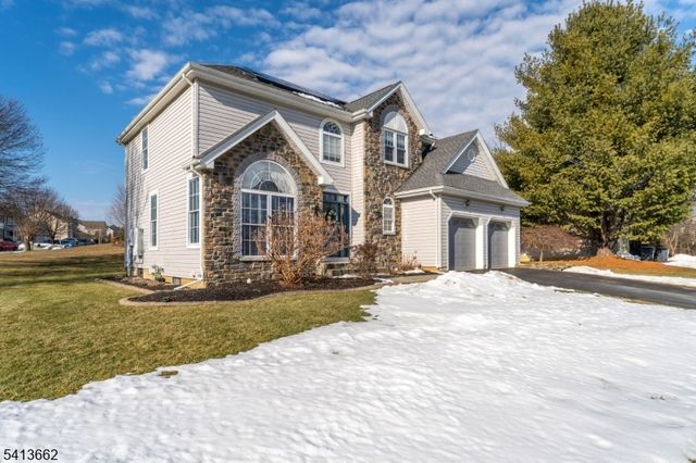 11 Jade Ln, Lopatcong Twp., NJ 08865